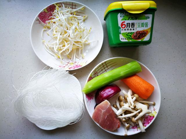 how-are-mung-bean-noodles-made-2 (1).jpg